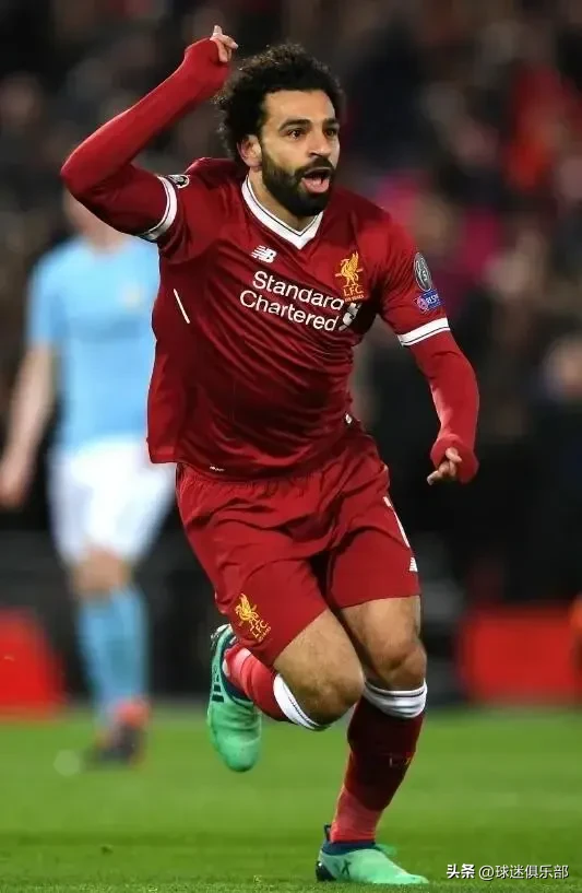 开云体育-莱万多夫斯基重返赛场，大比分获胜首场状态出色，阿森纳观众沸腾！热度持续攀升-开云体育